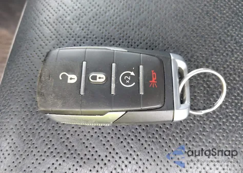 2021 Ram 1500 Laramie 4X4 5'7 Box z USA, uszkodzony, nr VIN 1C6SRFJT2MN560709